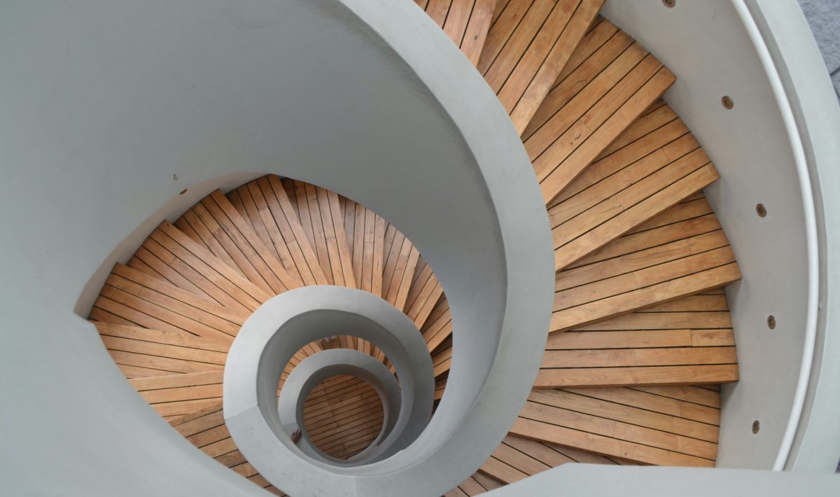 Un escalier colimaçon moderne et stylé pour sublimer votre intérieur